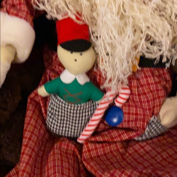 Vintage Plush Russ Santa Berrie Shelf Sitter From The Christmas Sampler - Picture 8 of 14